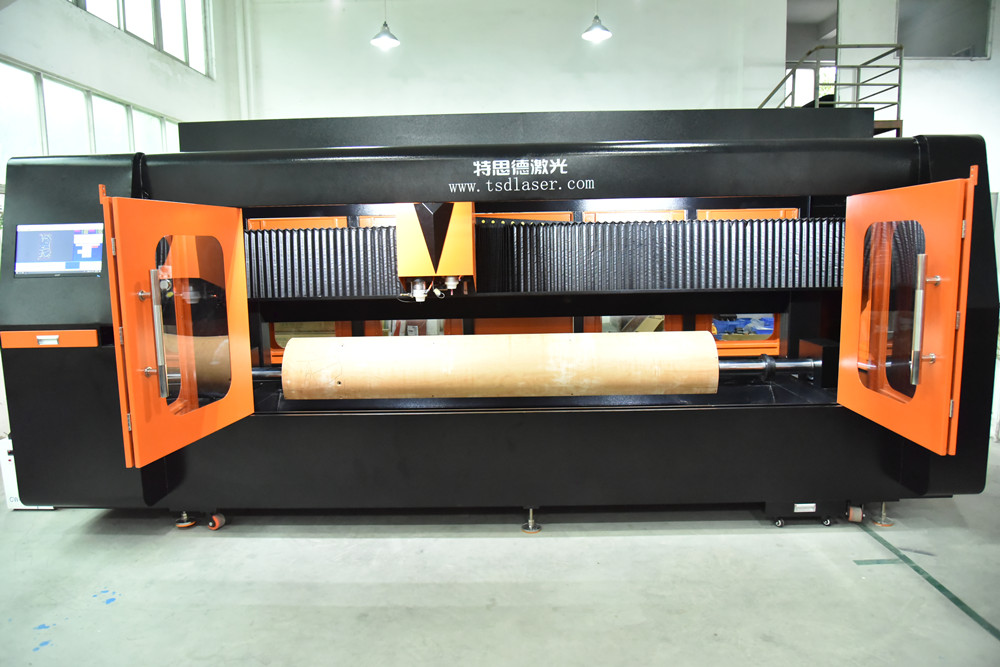 Máquina de corte de fresado rotativo CNC para corte de tablero de troquel giratorio 
