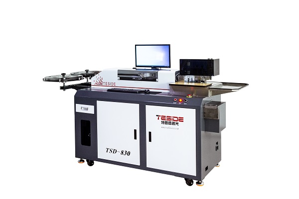 Máquina dobladora de reglas de acero automática de precisión CNC