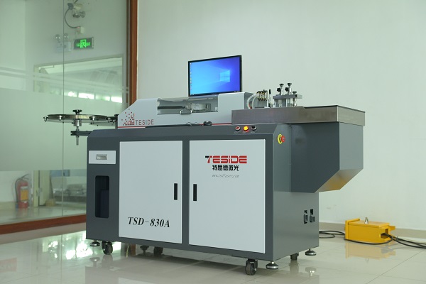 Fabricación automática de troqueles de regla de acero para embalaje de la máquina dobladora TSD-830A de hoja de acero